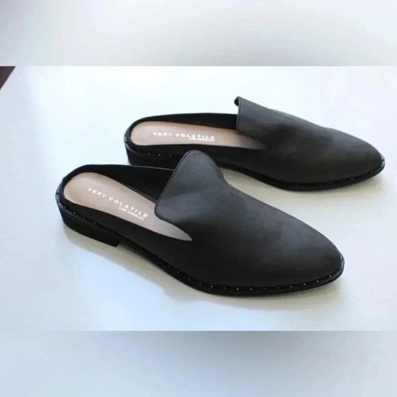 NWOT Very Volatile studded mulea - Picture 5 of 10